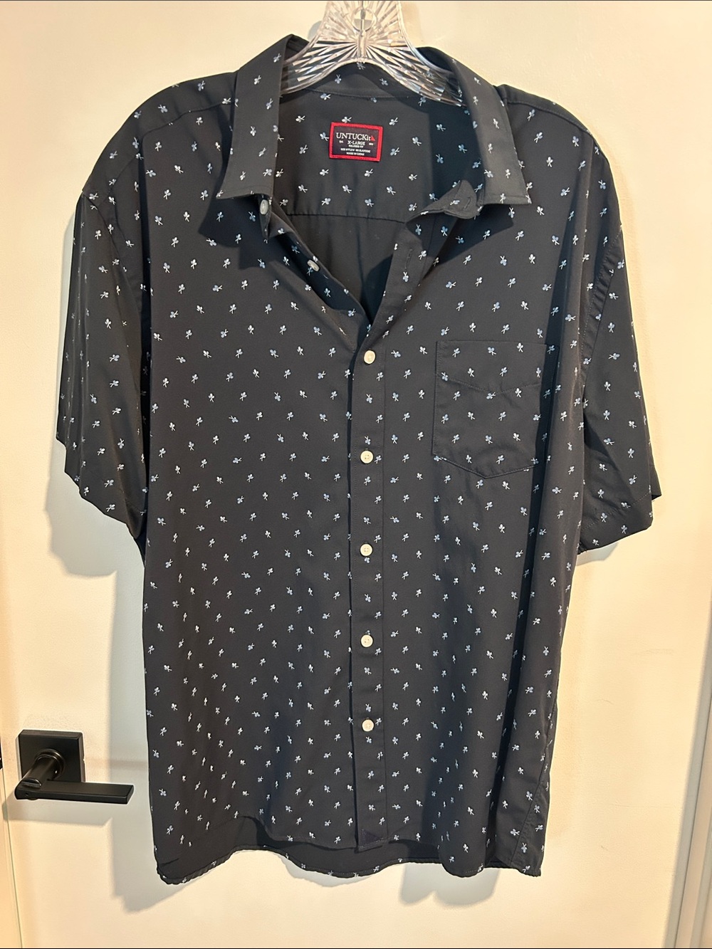 UNTUCKit Men's Navy Short-Sleeve Button-Down Shirt with White Micro Print